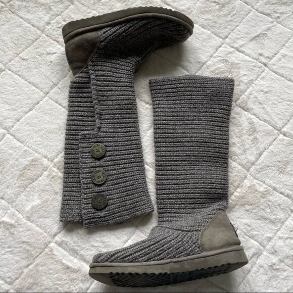 UGG Australia | Cardi Knit Boots in Gray | Size 7 - Picture 6 of 10